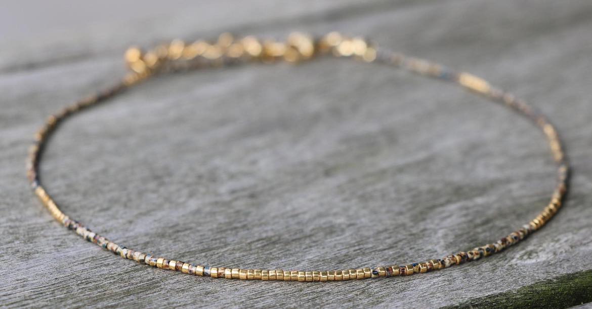 Колие по врата със златисти нюанси от мъниста Миюки подарък