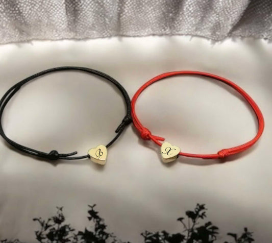 Комплект две гривни с конец и гравирани сърца подарък