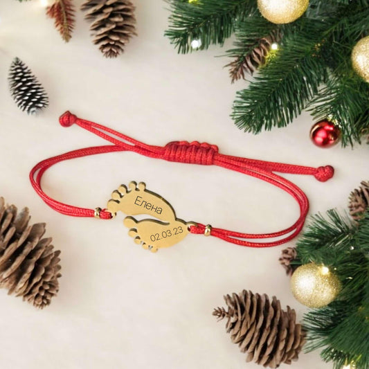 гравирана гривна с червен конец крачета подарък