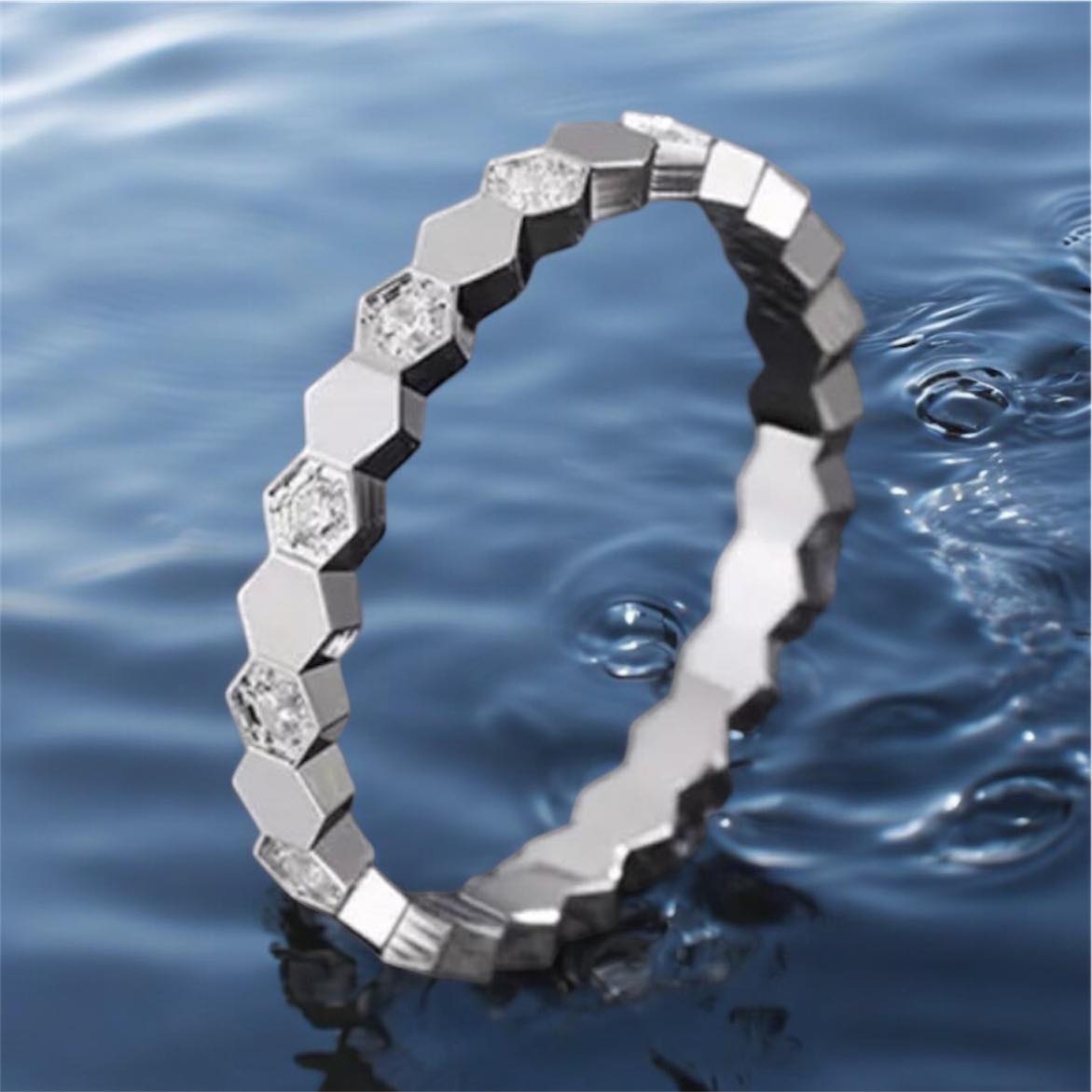 Пръстен с цирконии пчелна пита подарък