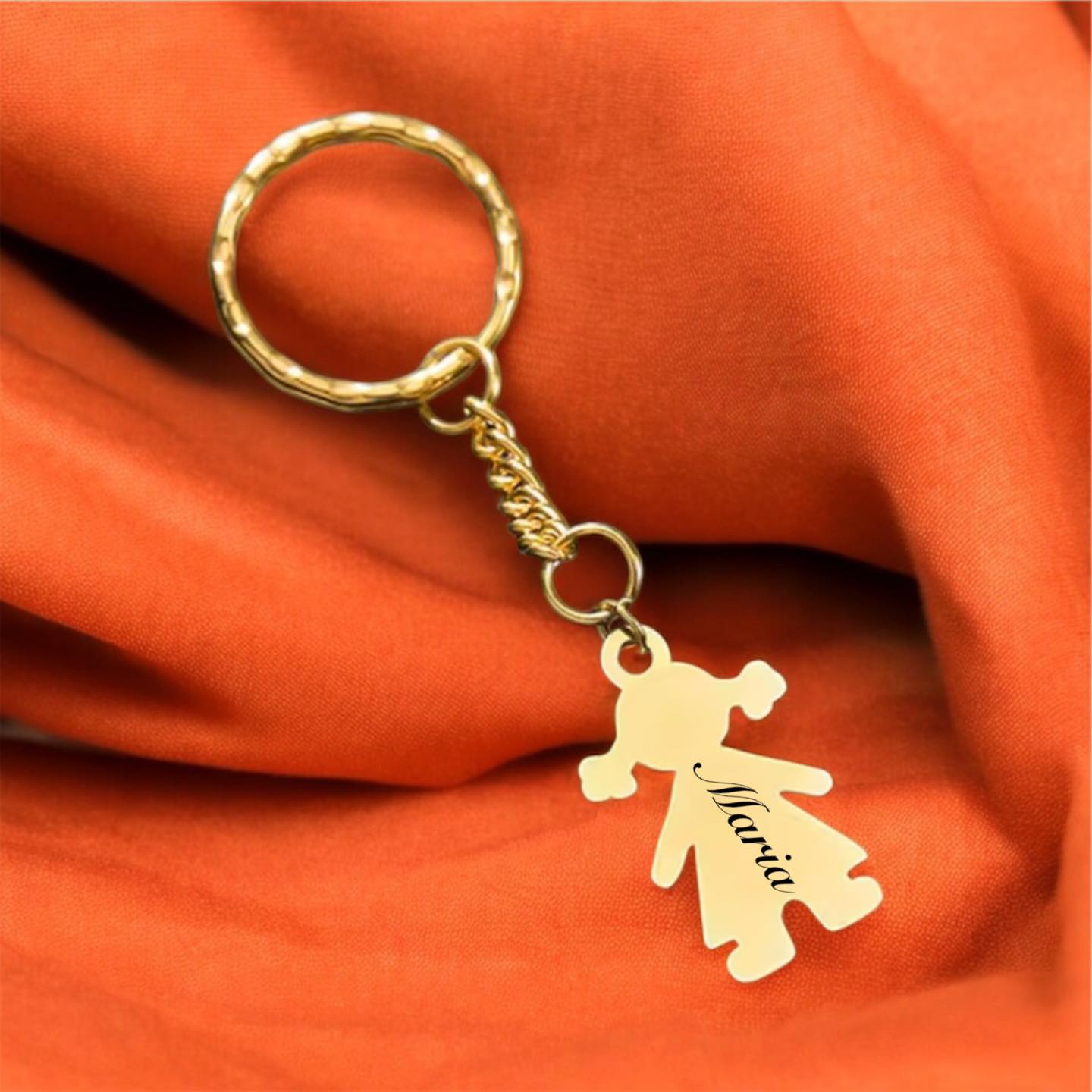 Ключодържател с дете момиче с гравирано име подарък
