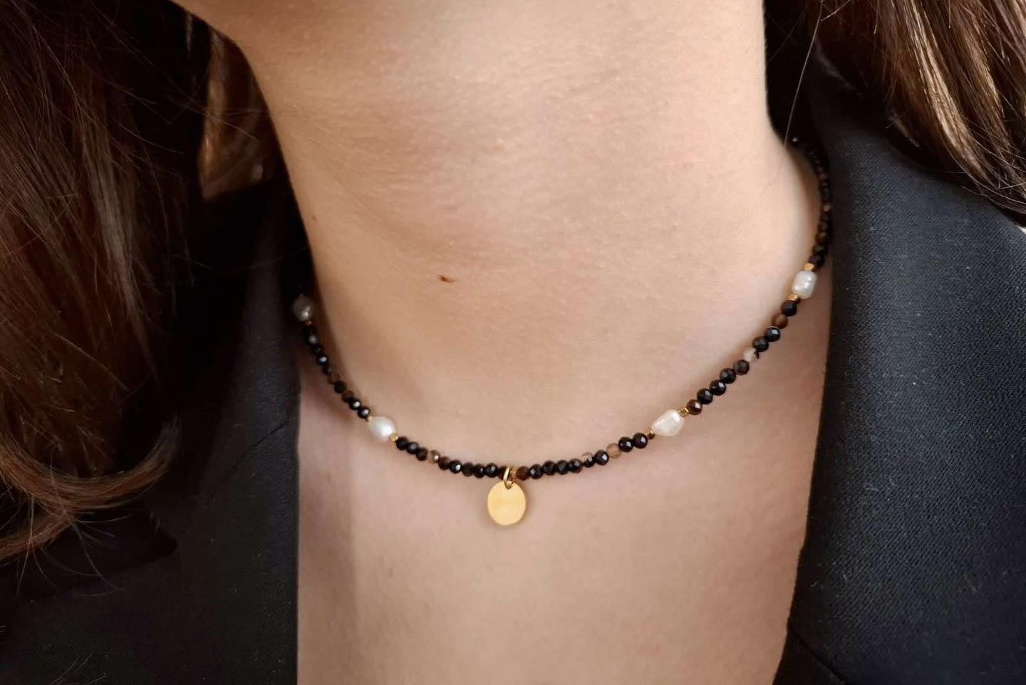 колие с ахат перли и кръгла висулка подарък