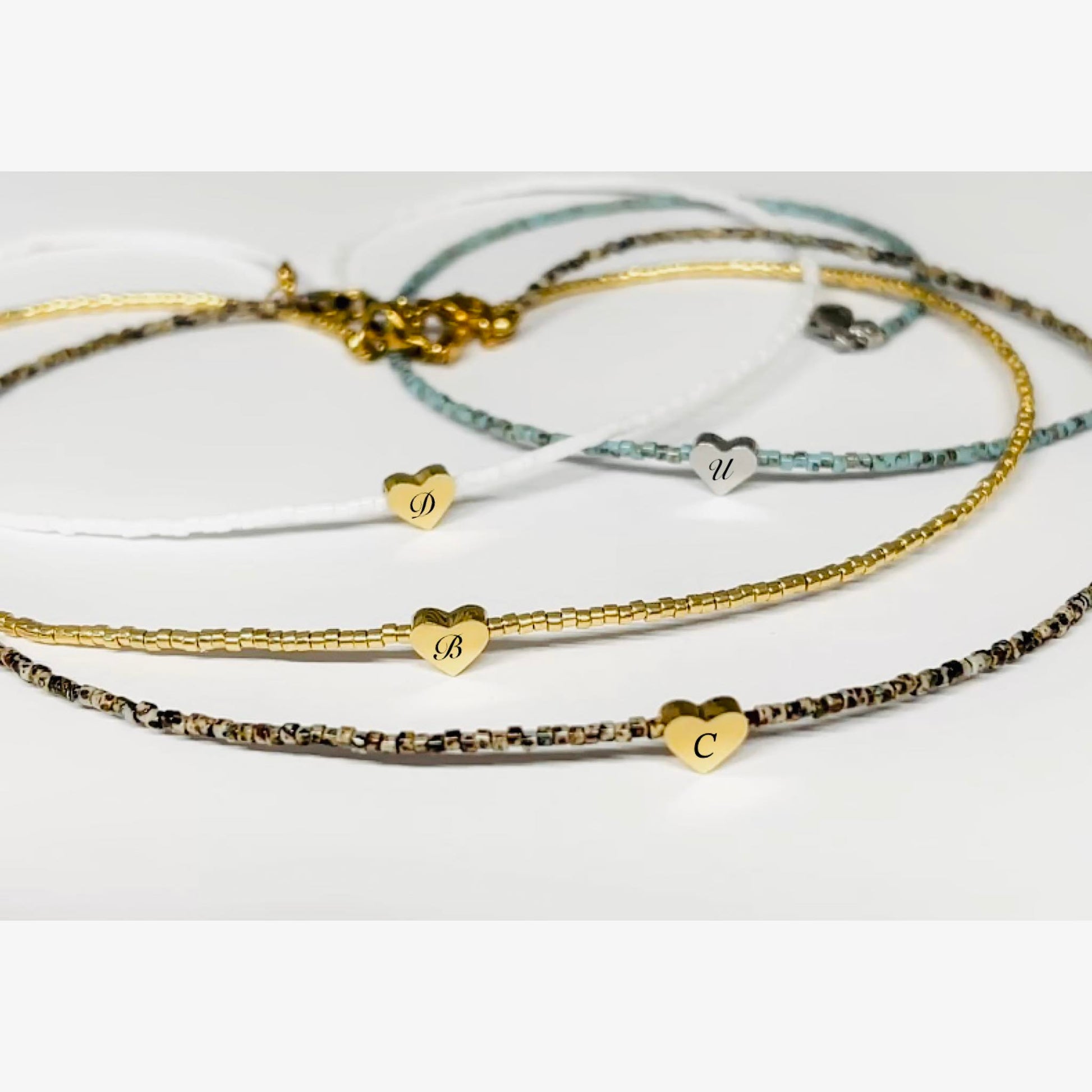 Колие по врата със сърце и мъниста Миюки с буква подарък