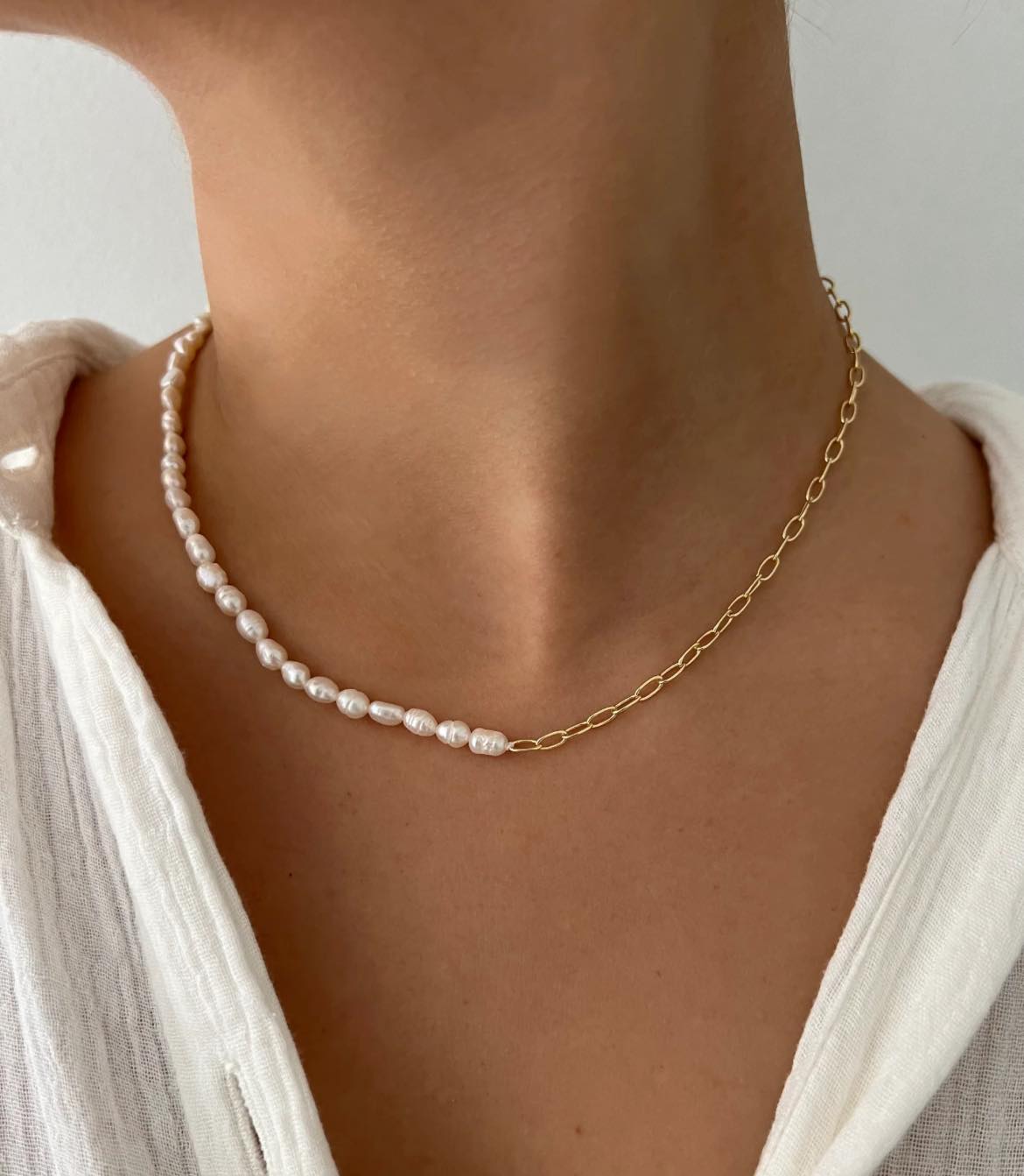 Колие с естествени речни перли и верижка Paperclip