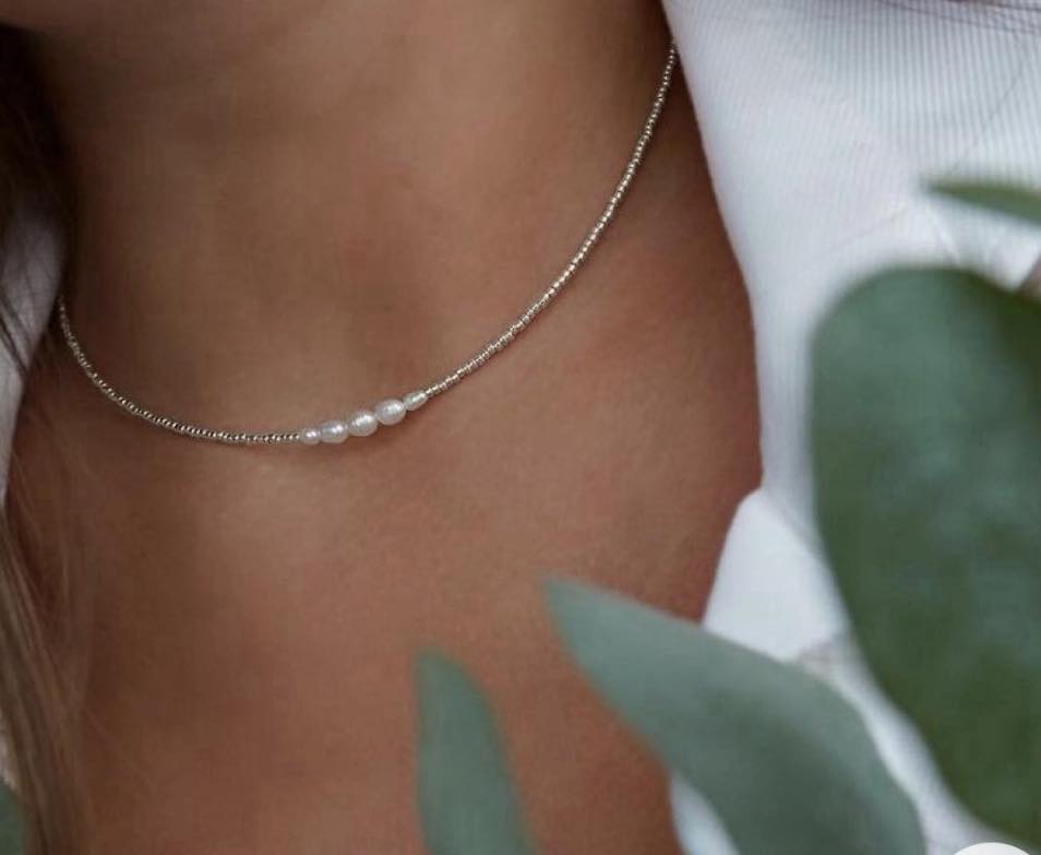 Сив чокър с перли подарък