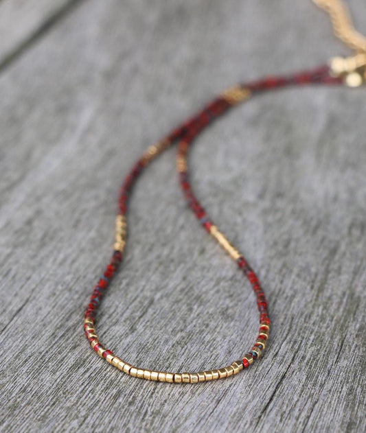 Колие по врата със златисти и червени мъниста Миюки подарък