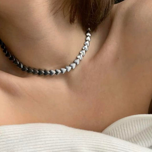 колие по врата с хематитени сърца подарък