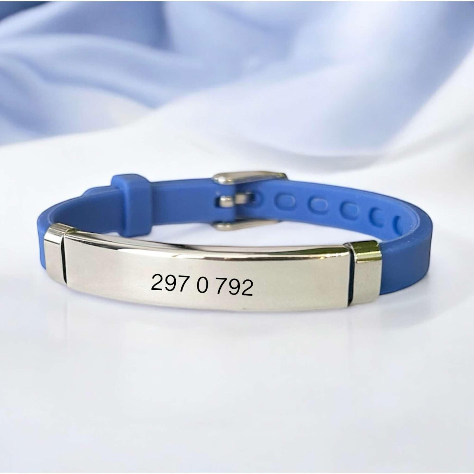 детска гривна с 297 0 792 и силиконова каишка подарък