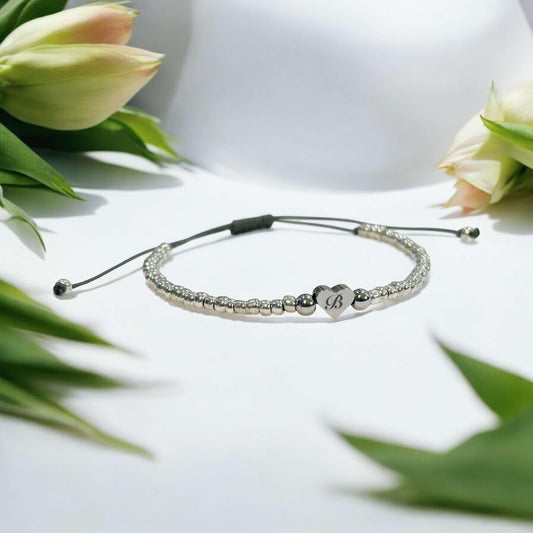 Сребриста гривна с гравирано сърце подарък