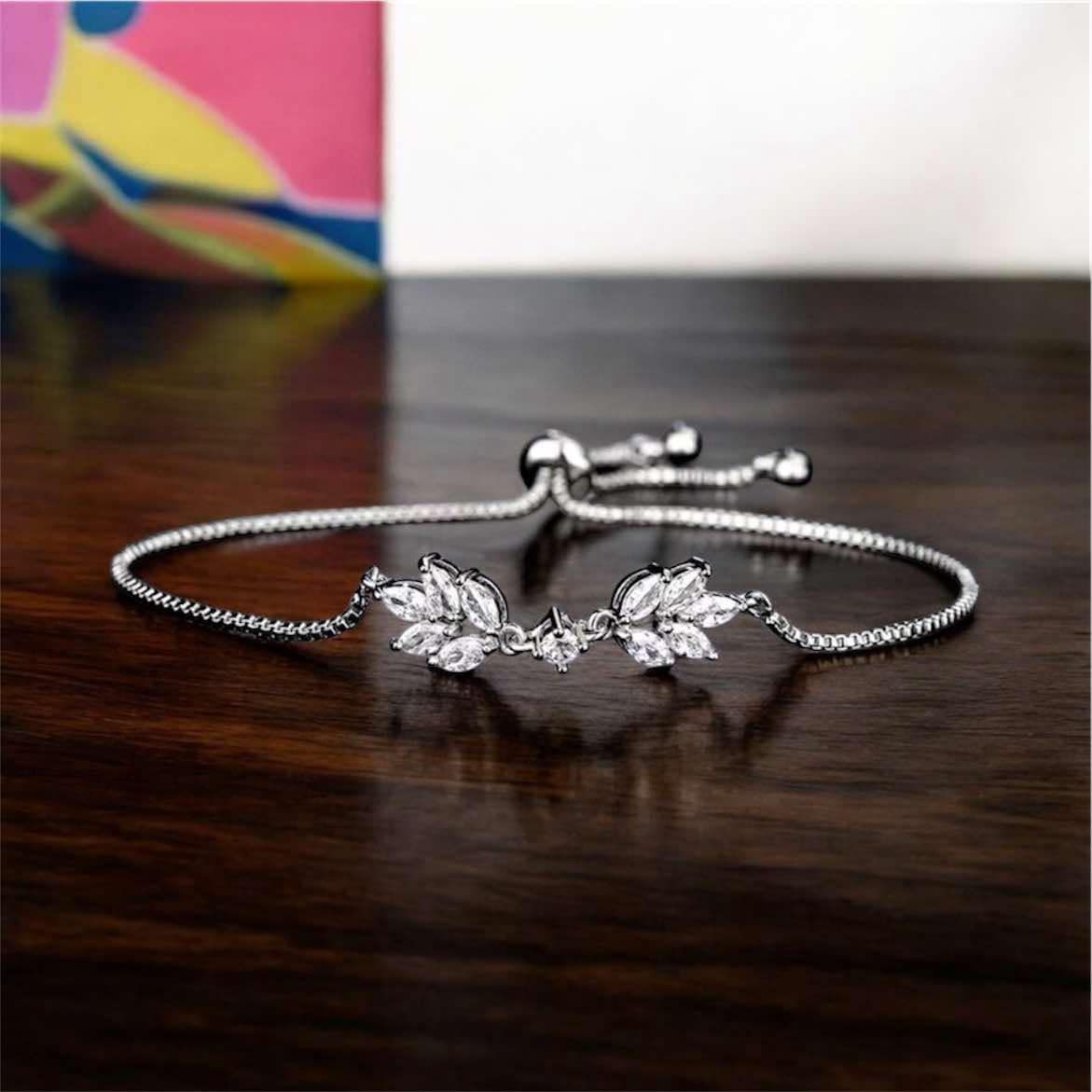 гривна с пеперуда от цирконии подарък