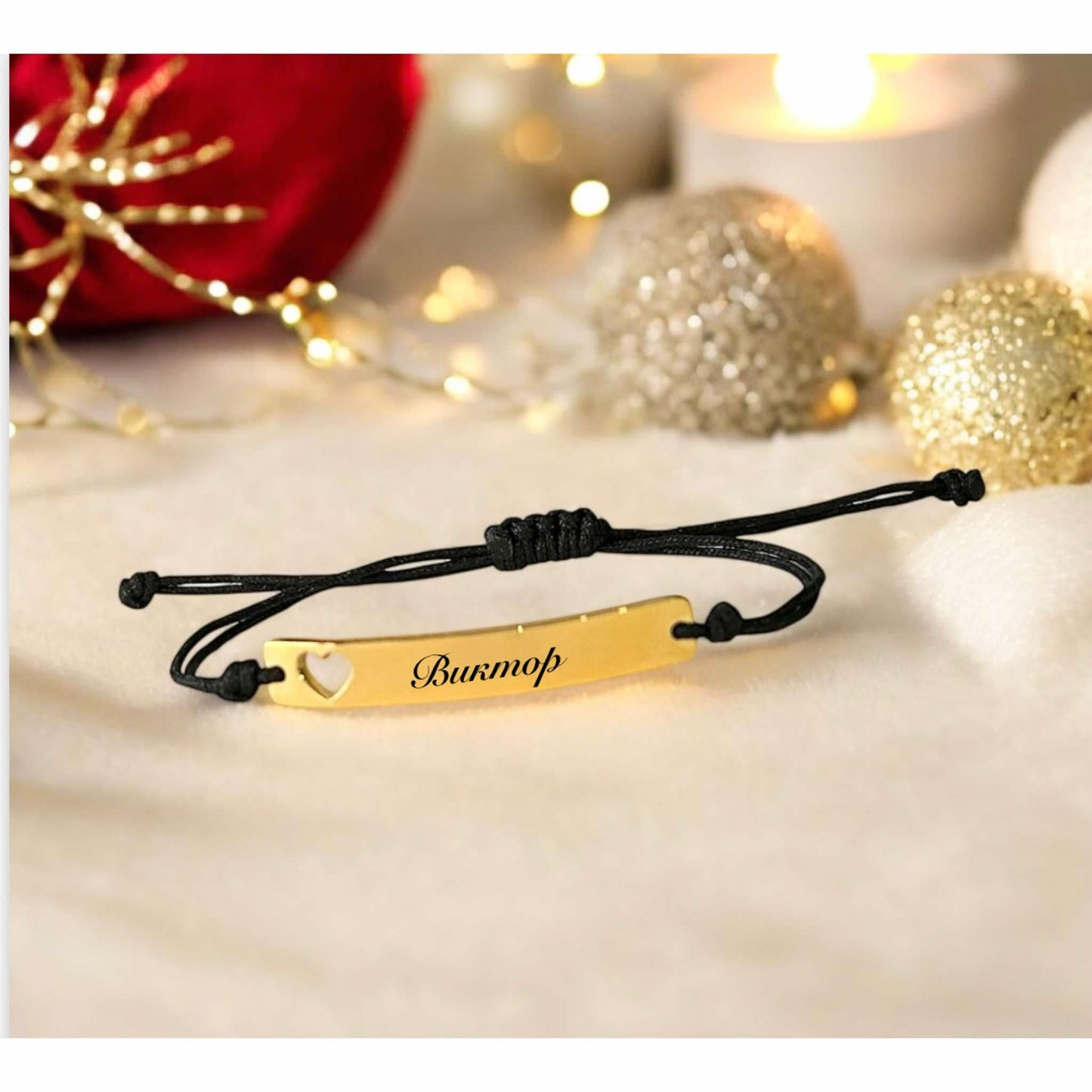 гривна с черен конец изрязано  сърце и гравирано име подарък