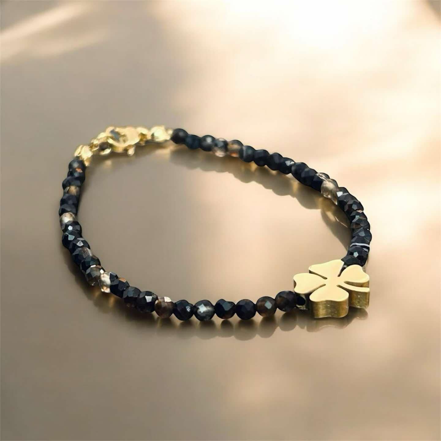 гривна от ахат с детелина подарък