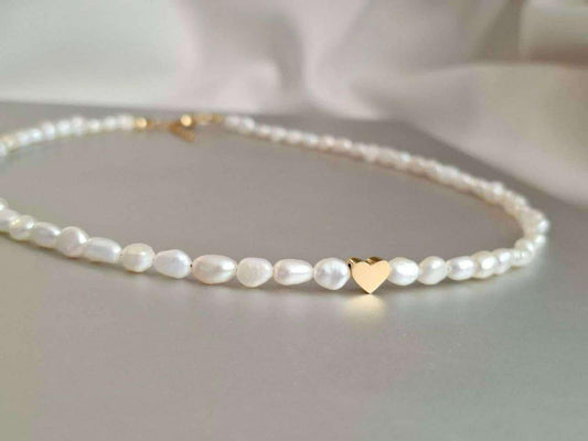 колие от естествени речни перли и сърце подарък