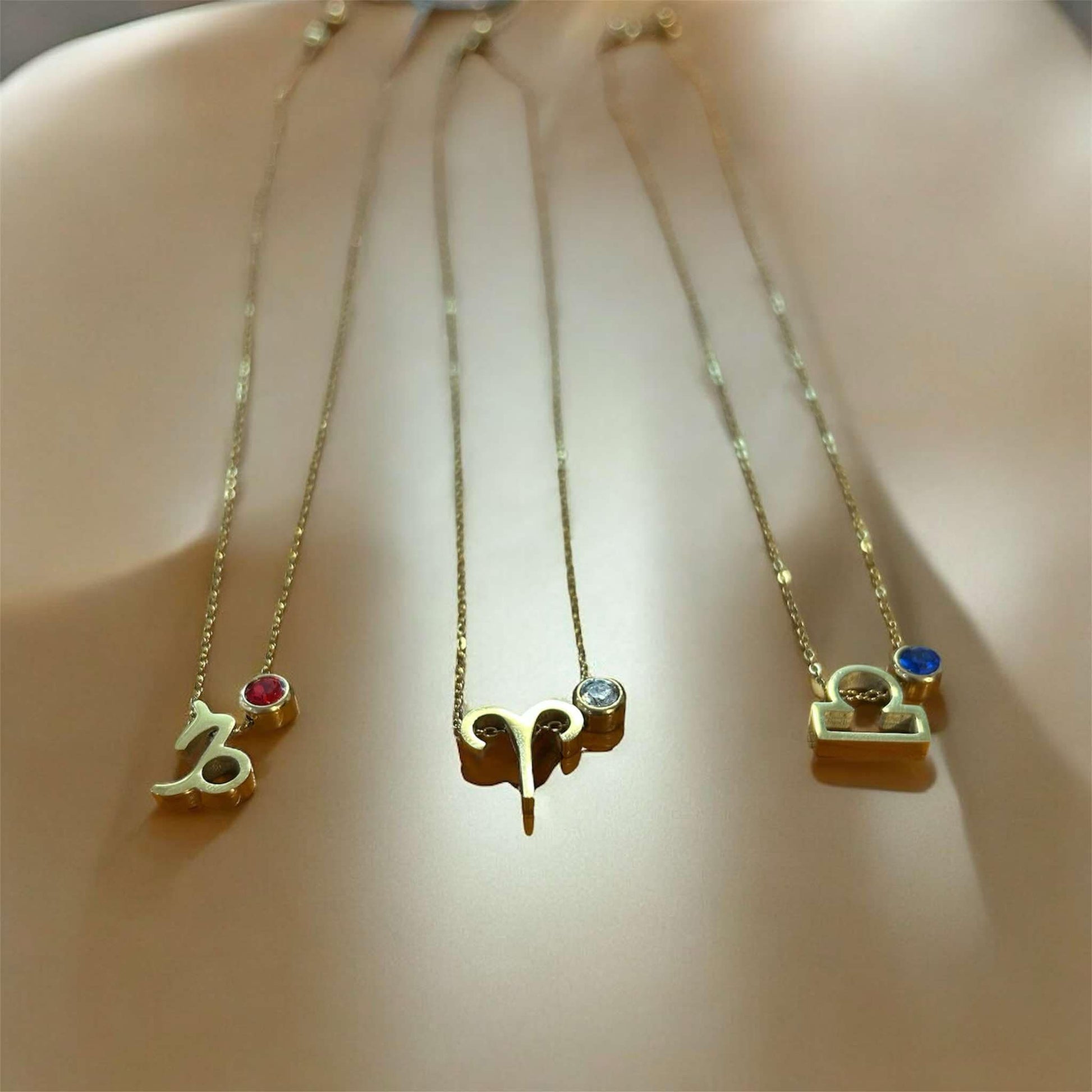 колие със зодия и рожден камък подарък